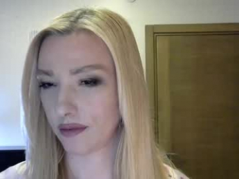 wild_silk_desire webcam model stream image