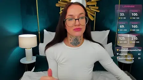 SarahLust webcam model stream image