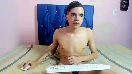 Latinos_2001 webcam model stream image