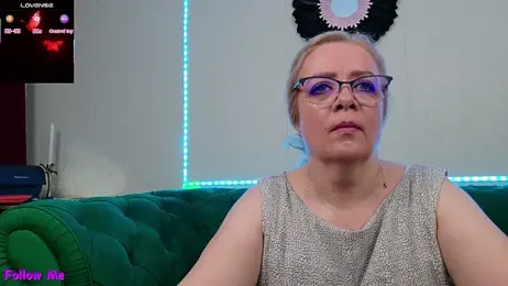 IvanaCharm webcam model stream image