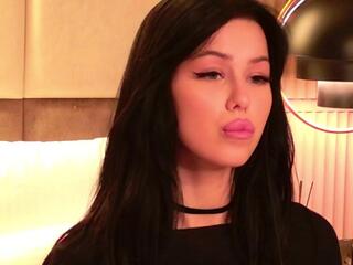 Leya Foxhall webcam model stream image