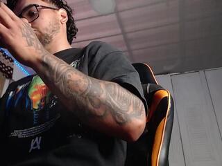 Chrys Harris webcam model stream image