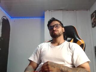 Chrys Harris webcam model stream image