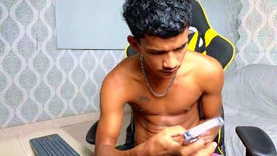 Boy_Savoy webcam model stream image