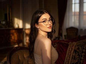 HazelLeann webcam model stream image