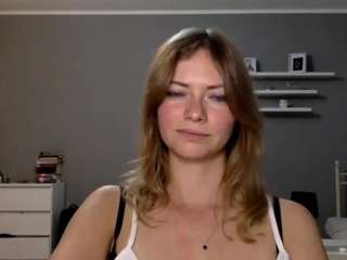 milliedesire webcam model stream image