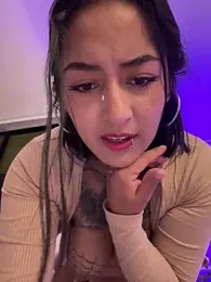 Rae_Lil_White webcam model stream image