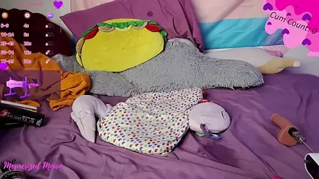 Mesmerized_Mowo webcam model stream image