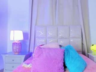 aliyah-sweet webcam camsoda model stream image