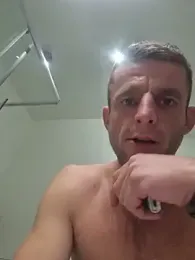 Mikemilflover webcam model stream image