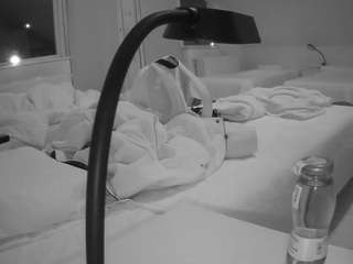 voyeurcam-julmodels-bed-2 webcam model stream image