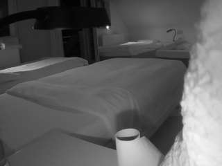 voyeurcam-julmodels-bed-2 webcam camsoda model stream image