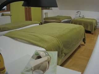 voyeurcam-julmodels-bed-2 webcam model stream image