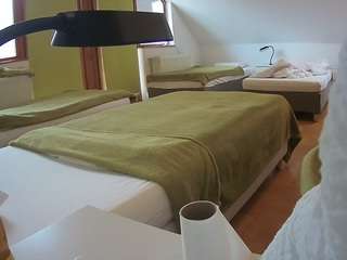 voyeurcam-julmodels-bed-2 webcam model stream image