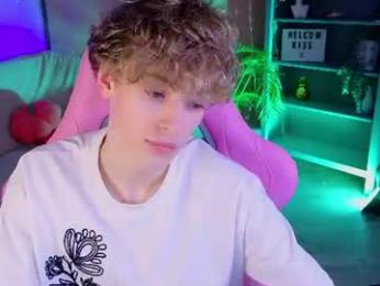 curly_twinkboy webcam model stream image