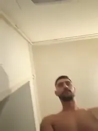 Hugo-hetero34 webcam model stream image