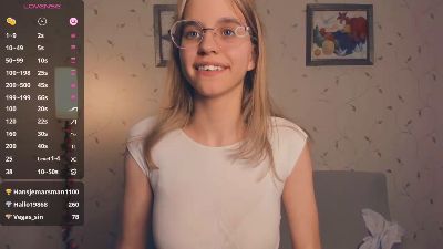 LynneCrust webcam cam4 model stream image