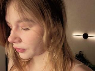 Edwina Crofoot webcam model stream image