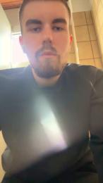 Leoo322 webcam cam4 model stream image