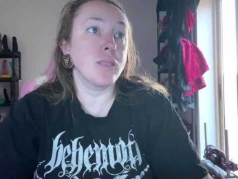NylonQueen webcam model stream image