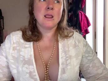 NylonQueen webcam model stream image