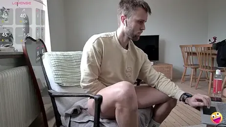 sluttyLeeo webcam model stream image