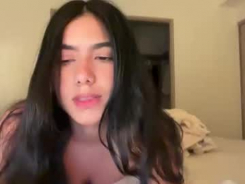 latinella webcam model stream image