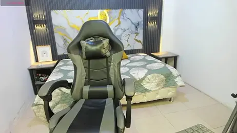 Dark_Desiree18 webcam model stream image