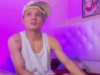 stronger-boy webcam model stream image