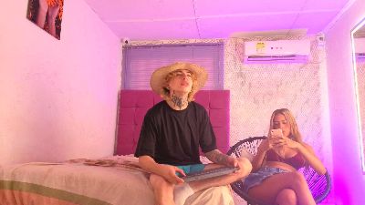 luisa_and_wan webcam model stream image