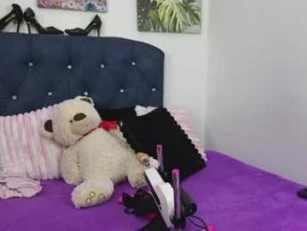 yselle_whitemoor webcam model stream image