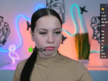 veloria_belle webcam model stream image