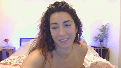 Lyly_laurensaa webcam cam4 model stream image