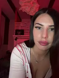 ItsNina_ webcam model stream image