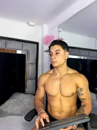 MR_MUSCLE webcam model stream image