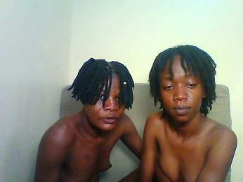 Blacks-petites webcam bongacams model stream image