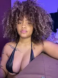 riri_brunnete webcam model stream image