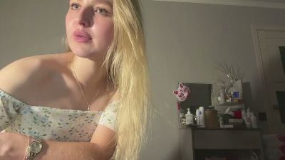 RolandeBaseler webcam model stream image