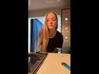 lili_01 webcam model stream image