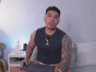 Noah Avery webcam flirt4free model stream image