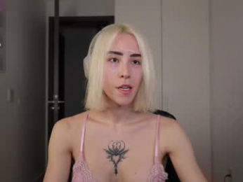 laliwhite webcam chaturbate model stream image