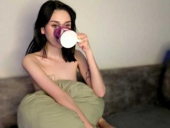 Lola-Aura webcam model stream image