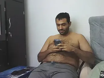 AlphaLatinoBear webcam stripchat model stream image