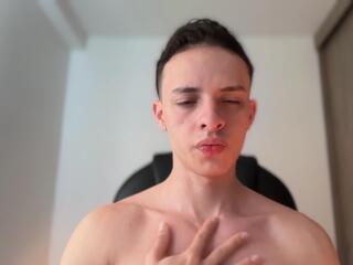 Walker Brown webcam model stream image