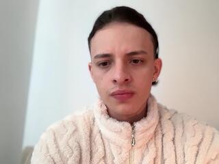 Walker Brown webcam model stream image