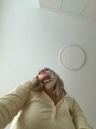 streetdoll webcam model stream image