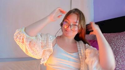 Lunavelvet7 webcam model stream image