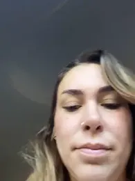 LeaGambit__ webcam model stream image