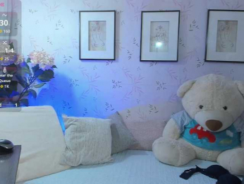 LucyLinn webcam model stream image