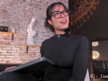 lia_owo webcam model stream image